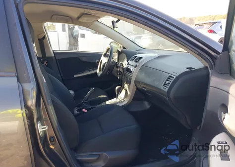 2011 Toyota Corolla S z USA, uszkodzony, nr VIN 2T1BU4EE9BC617950